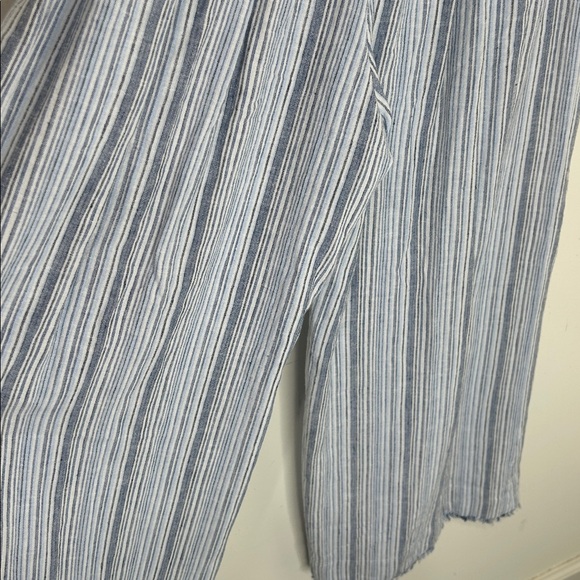 NWOT CLOTH & STONE Linen Blend Raw Hem Cropped Pants Blue Stripe Size Small - Picture 12 of 15